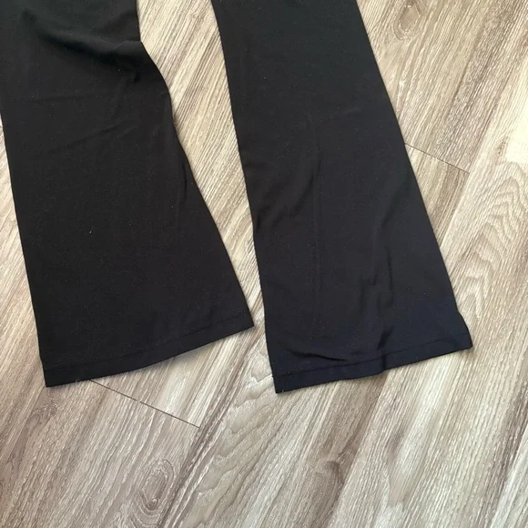 Lululemon Groove high rise flared pant/ leggings - Picture 10 of 11